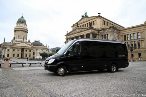 Berlin Stadtrundfahrt im Kleinbus am Gendarmenmarkt